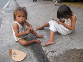 211-700-philippines-street-children-01